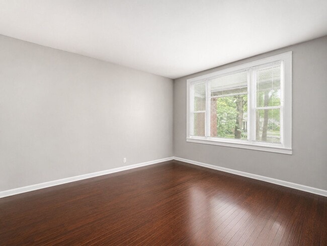 227 E Northwood Ave