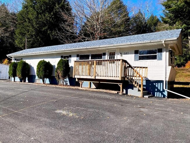 141 Gale Rd