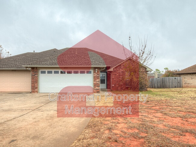 Photo - 2711 Silvertree Dr