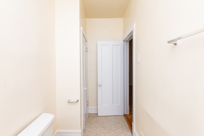 Photo - 2482 N Lincoln Ave Unit 3