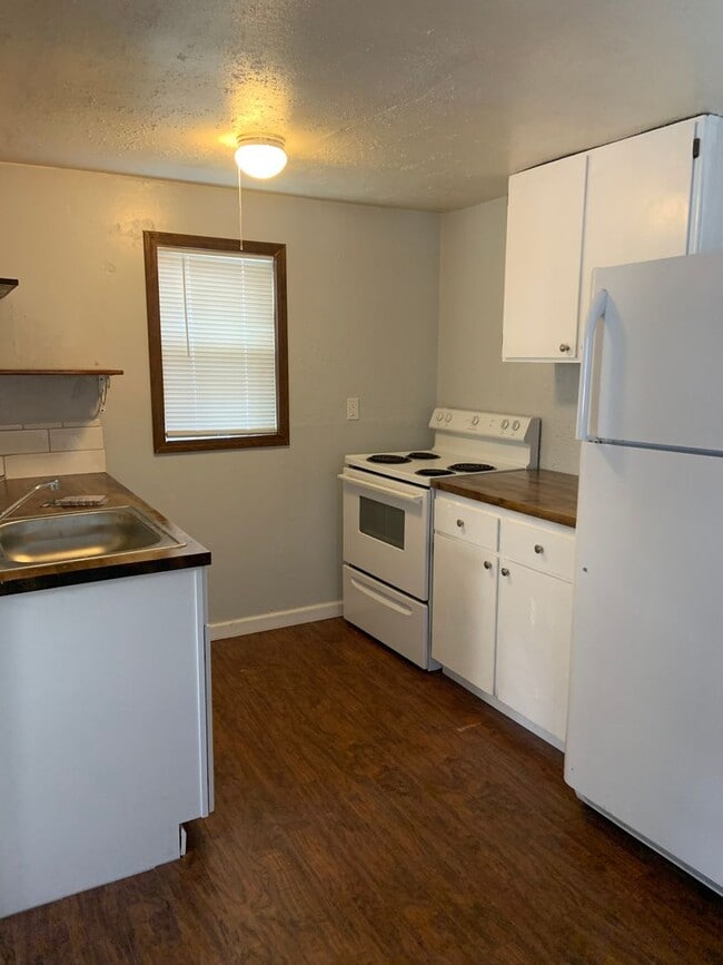 Photo - Hard to find 1 bdrm, 1 bath house with carport.