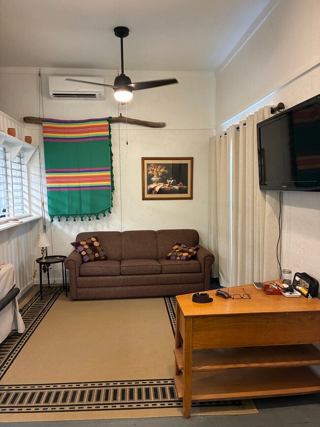 Photo - 112 E Scott St