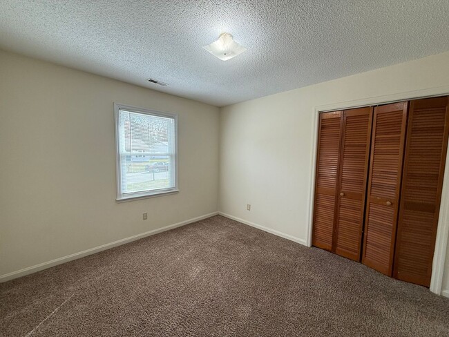 Photo - Nice 2 bedroom, 1 bath duplex