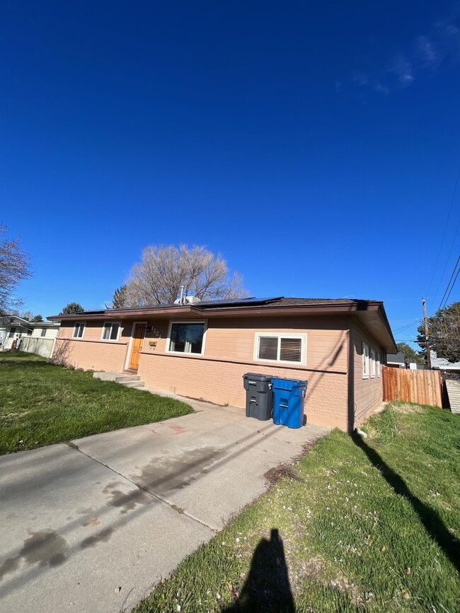 Photo - 1104 Phelps Dr