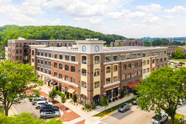 Middleton Center - Middleton Center Apartments