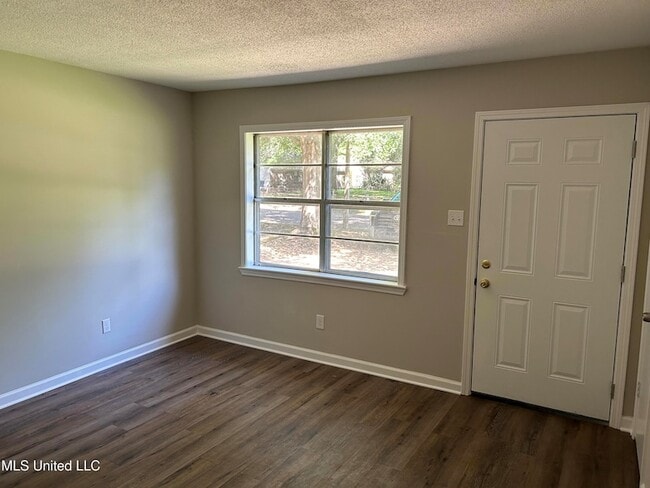 Photo - 2955 Normandy Dr