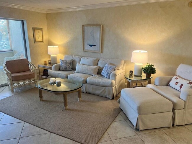 Building Photo - 1125 W Peppertree Dr Unit 202