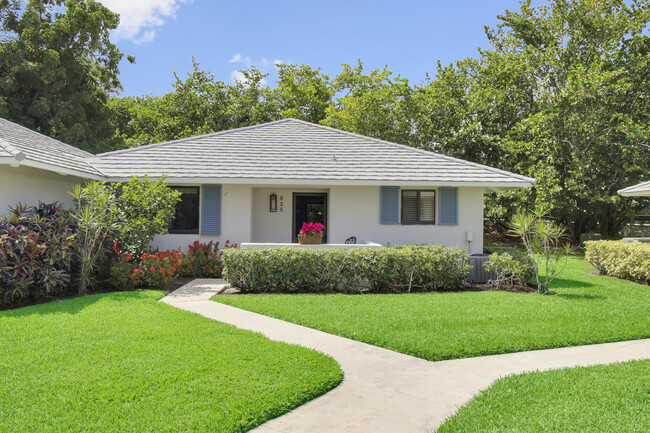Photo - 825 Club Dr Townhome