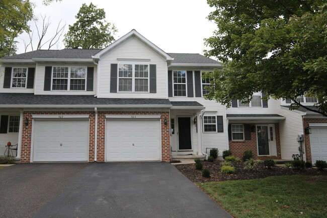 Photo - 305 Stonebach Ct Townhome