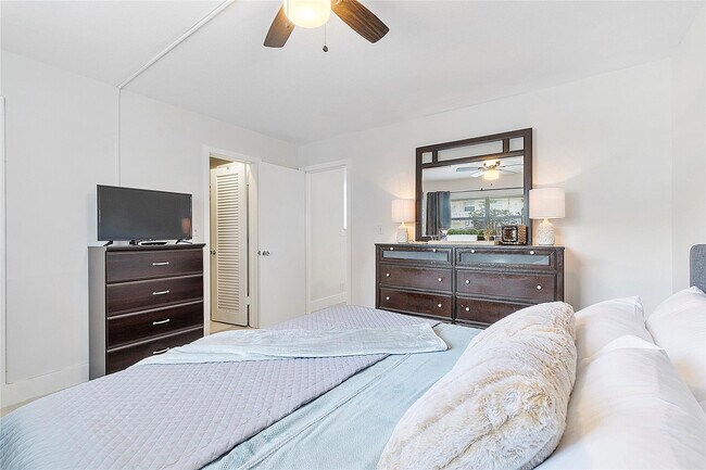 Photo - 3230 NE 13th St Unit 102