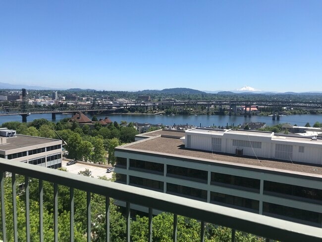 Photo - 111 SW Harrison St Unidad 111 SW Harrison St. #11G