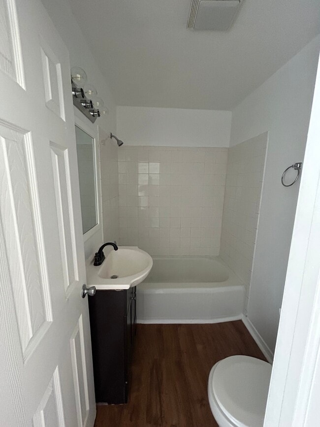 Photo - 1437 NE 34th St