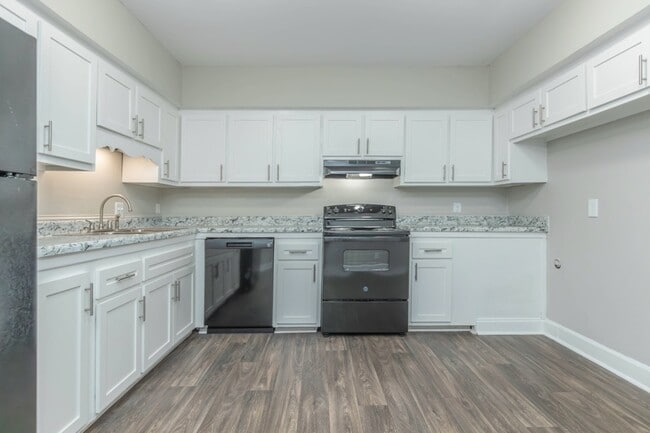 Kitchen - Novus on Riverside Apartments