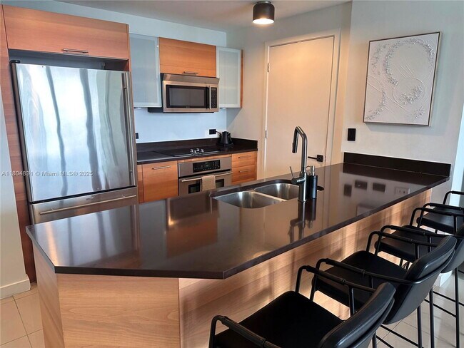 Photo - 3301 NE 1st Ave Unidad H2106