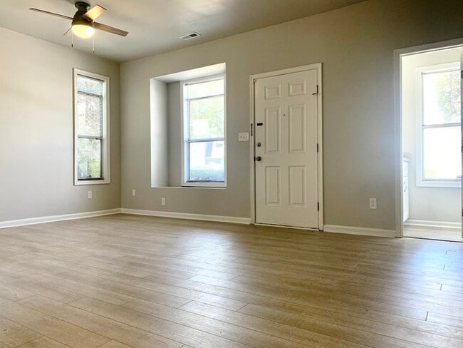 Photo - 3-Bedroom Townhome for Rent - Hampton, VA