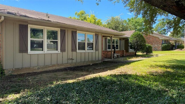 Photo - 3012 Lansdowne Dr