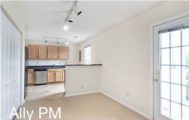 Photo - 1313 Villa Way