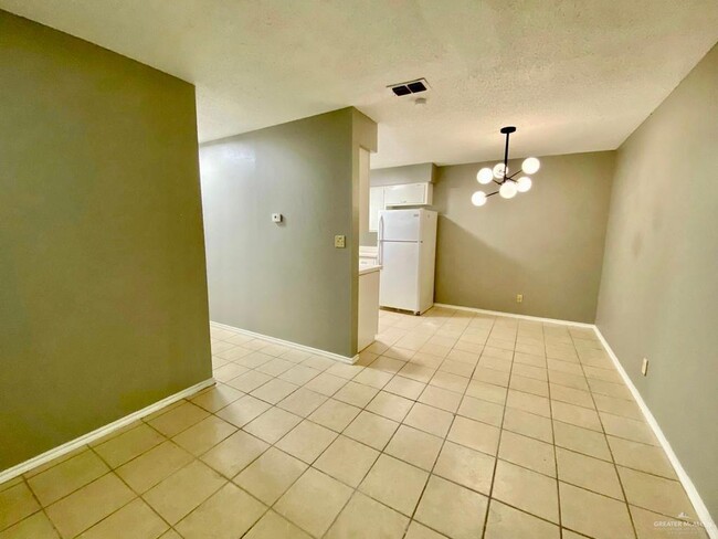 Photo - 9 S McColl Rd