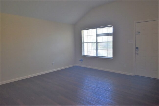 Photo - 8567 Chaletford Dr