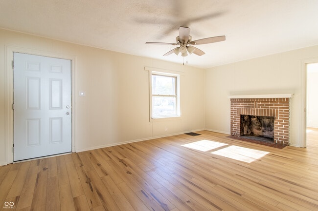 Photo - 1730 E 75th St