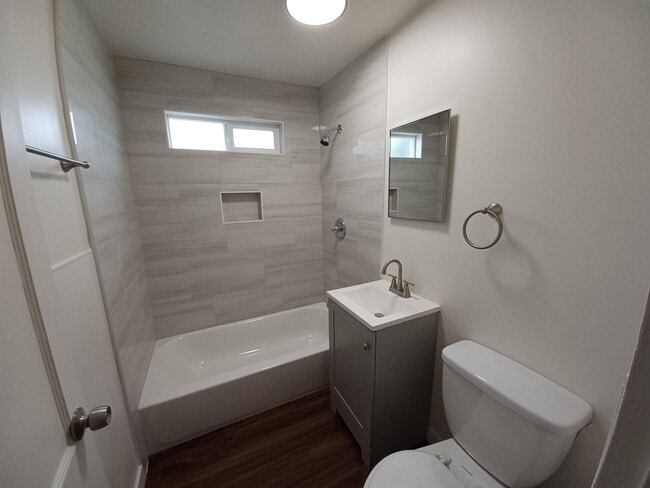 Building Photo - 239 Cottonwood Rd Rental