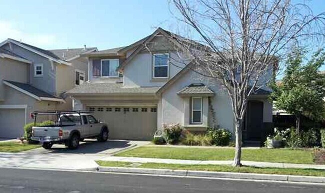 Building Photo - 585 Ash St