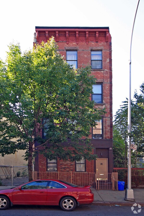 Photo - 492 Gates Ave