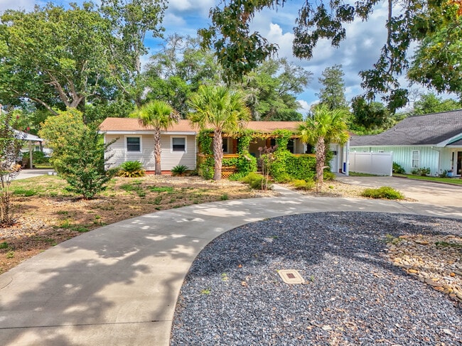807 Bellamy Rd