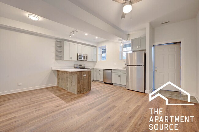 Photo - 1142 W 17th St Unit G