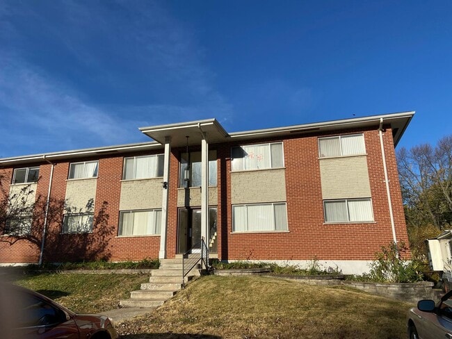 Building Photo - Updated 2 Bedroom One Bath Apt in Florissant! Unit 155 Reeb Lane Apt 2