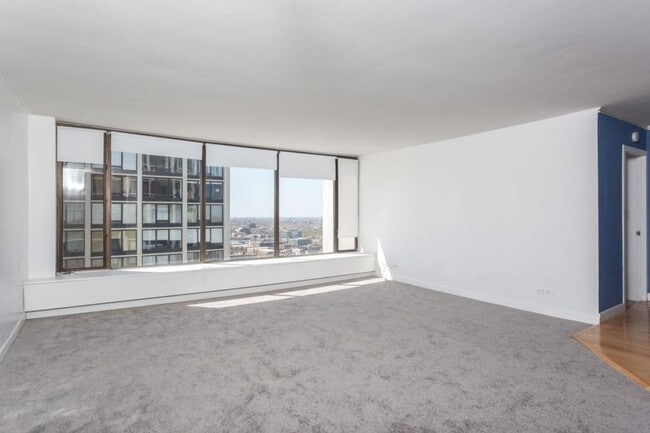Building Photo - 1 bedroom in Chicago IL 60640 Unit 3310 Rental