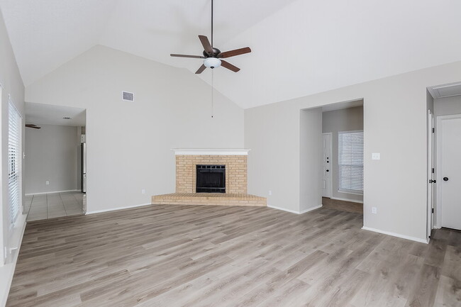 922 Meadowdale Rd