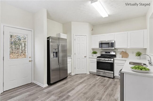 Photo - 2913 Greyhawk Ln