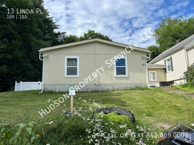 Building Photo - 13 Linda Pl Unit 1 Rental