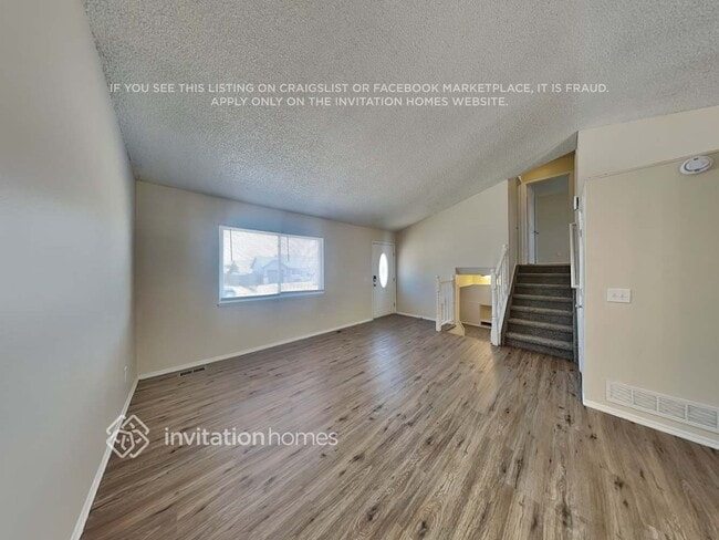 Photo - 9883 Cook St