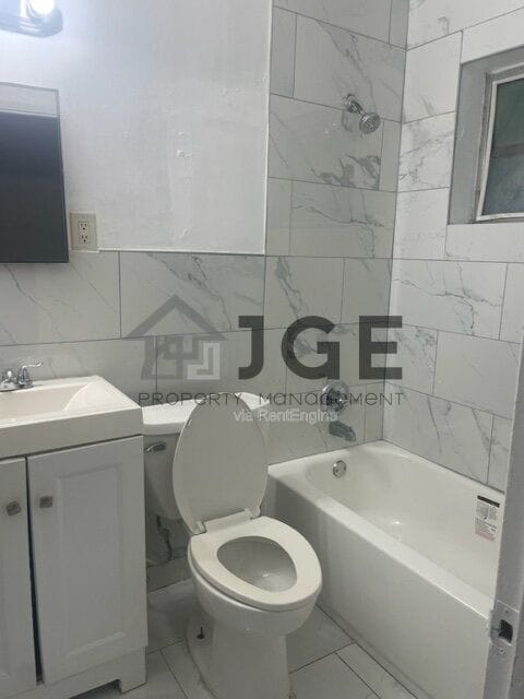 Photo - 330 SW 19th St Unit 5