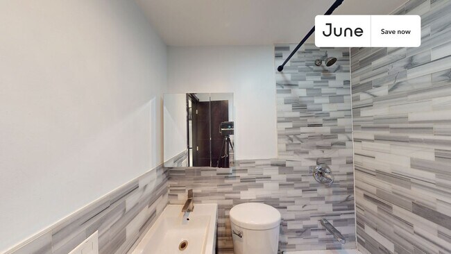 Photo - 15 W 107th St