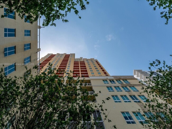 Building Photo - 7350 SW 89th St Unit 1702S