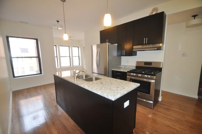 Photo - 1167 E 52nd St