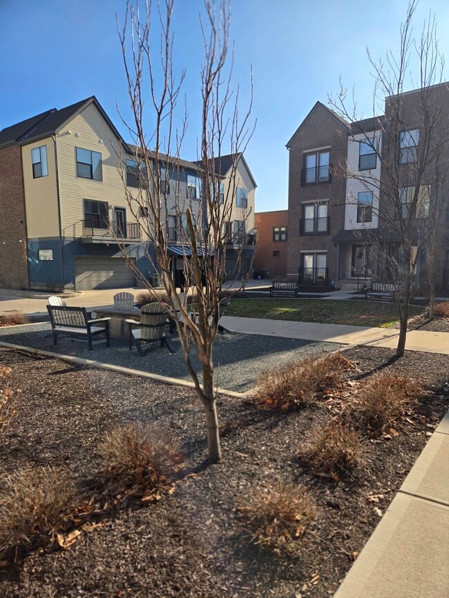 Photo - 1876 McQuat Pl