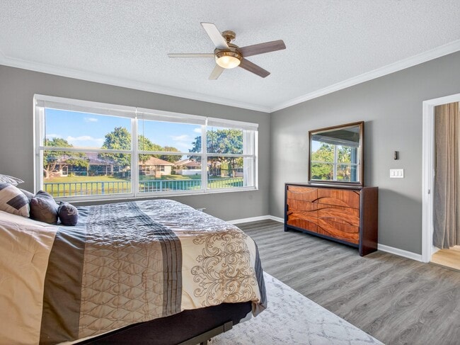 Photo - 233 W Coral Trace Cir