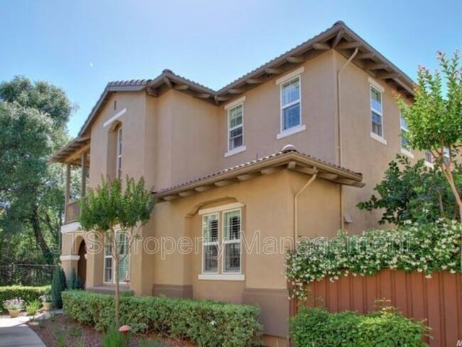 Photo - 217 Barnhill Dr