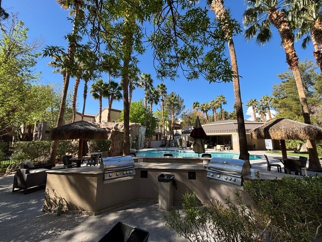 Photo - Gorgeous 2Bed/2Bath/2Car Garage, 2nd-Story Condo located in the West part of the valley— Enjoy Re...