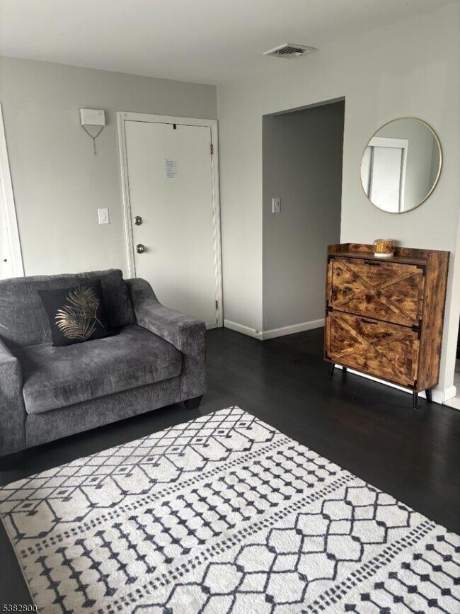 Photo - 135 Sanford Ave Casa