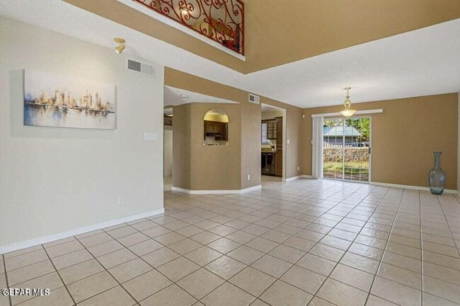 Photo - 650 Vera Ct
