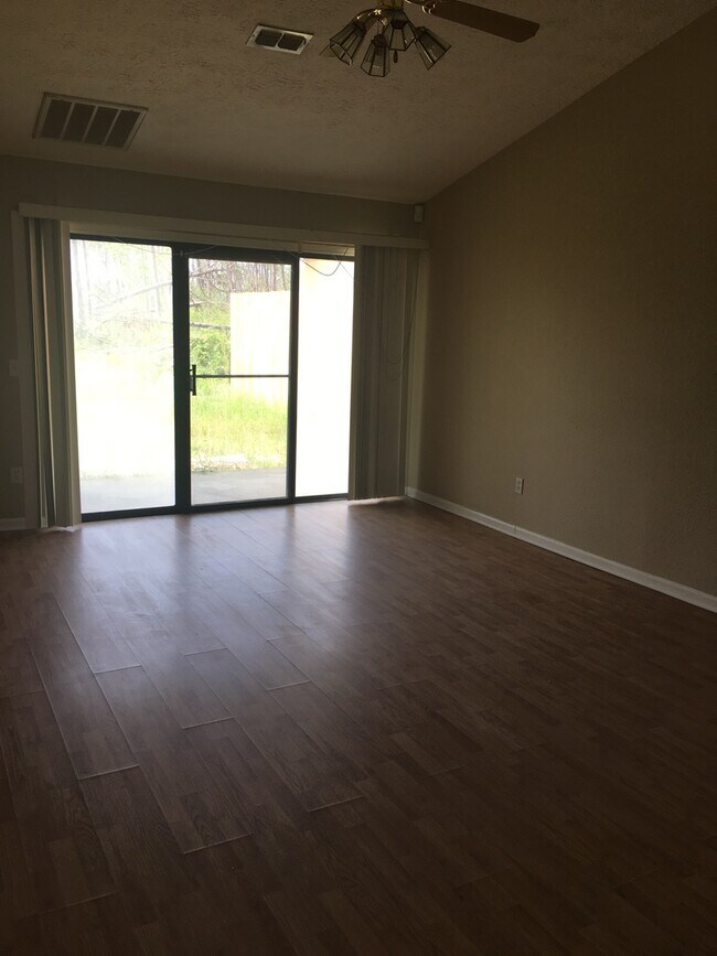 Photo - Convenient & Cozy 2Bed/2Ba Home in a Quiet Neighborhood! *SPECIAL: 1/2 OFF 1st Month's Rent!* + *...