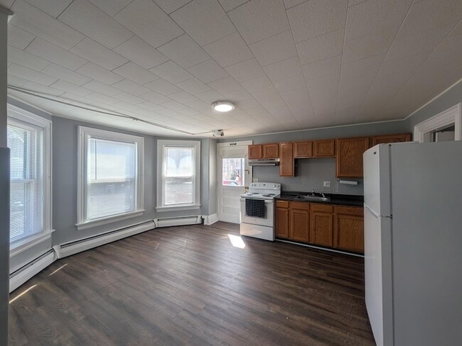 Photo - 31 Chestnut St Unit A