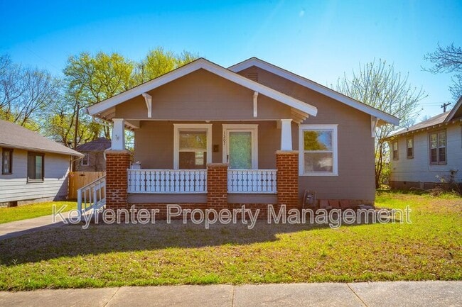Building Photo - 1207 S Florence Pl