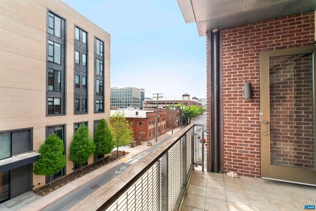 Photo - 112 5th St SE Unit 3D Rental
