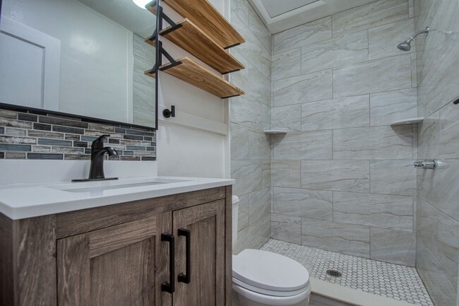 Photo - 731 10th St N